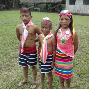 Tsáchilské děti, Ekvádor