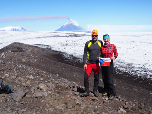 Při výstupu na pamírskou horu Muztagh Ata (7549 m) v roce 2013 stanula Markéta Hanáková bez použití kyslíku ve výšce 7219 m, tedy nejvýš, kam kdo na světě s kardiostimulátorem vystoupil