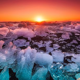 Zimní západ slunce na Islandu, zdroj: pixabay