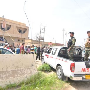Řada skupin obyvatel  si z nedůvěry vytvořila vlastní milice, Irák