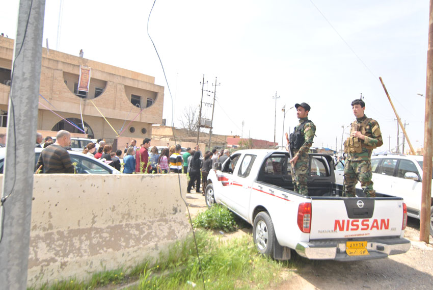Řada skupin obyvatel  si z nedůvěry vytvořila vlastní milice, Irák