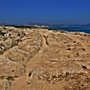 Stará pobřežní cesta kolem Son Real, Mallorca, Španělsko