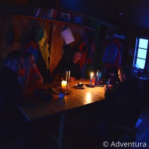 Večer na horské chatě - romantika bez elektřiny, Švédsko