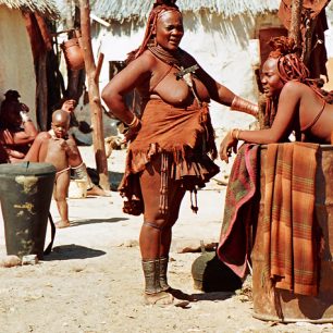 Na návštěvě ve vesnici, Afrika