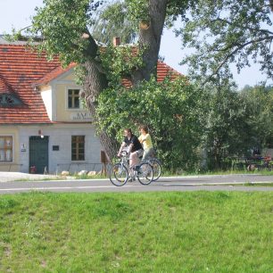 Příjemná hospůdka na soutoku Odry a Nisy, cyklostezka Odra - Nisa
