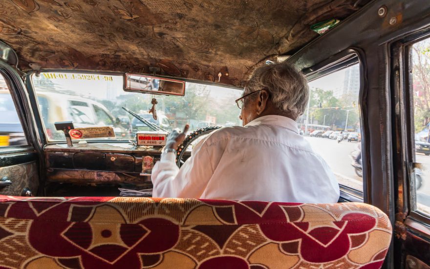 Taxametr nefunguje. Hodím vás tam za 500 - a další podobné výmluvy jsou na denním pořádku. Pokud řidič nechce pustit taxametr, zkuste jiného, Indie
