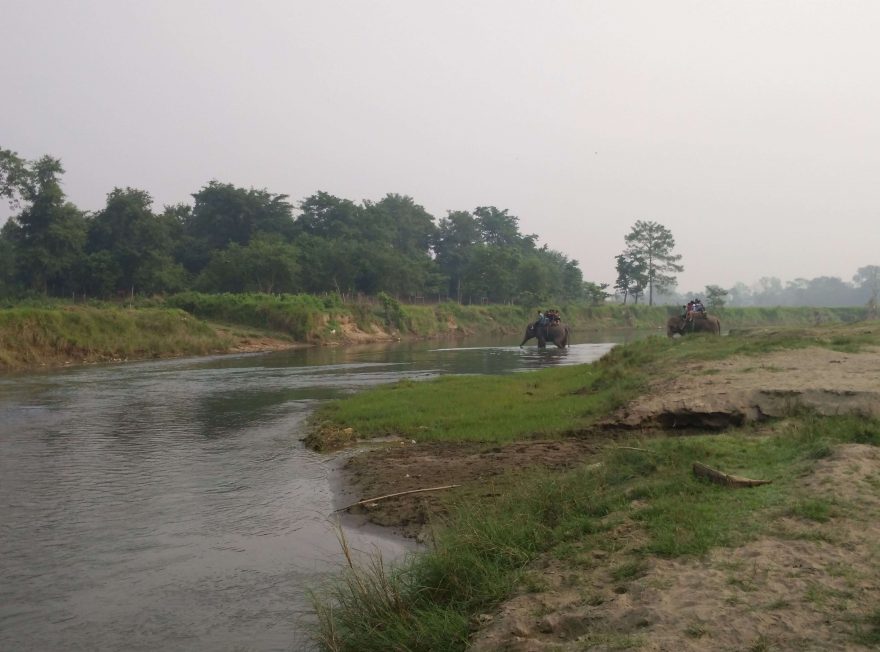 Přes řeku, Nepál
