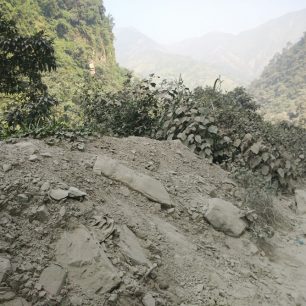 Situace po sesuvech půdy, Nepál
