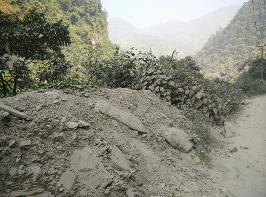 Situace po sesuvech půdy, Nepál