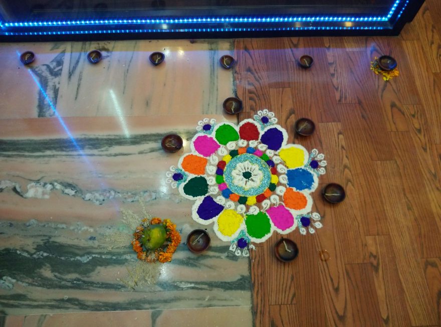 Výzdoba letištní haly, Nepál