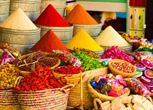 Etnokuchyně: 3 vaječné recepty z celého světa. Uvařte si marockou omeletu, srílanské hoppers a nebo čínské phuyng hay