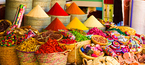 Etnokuchyně: 3 vaječné recepty z celého světa. Uvařte si marockou omeletu, srílanské hoppers a nebo čínské phuyng hay