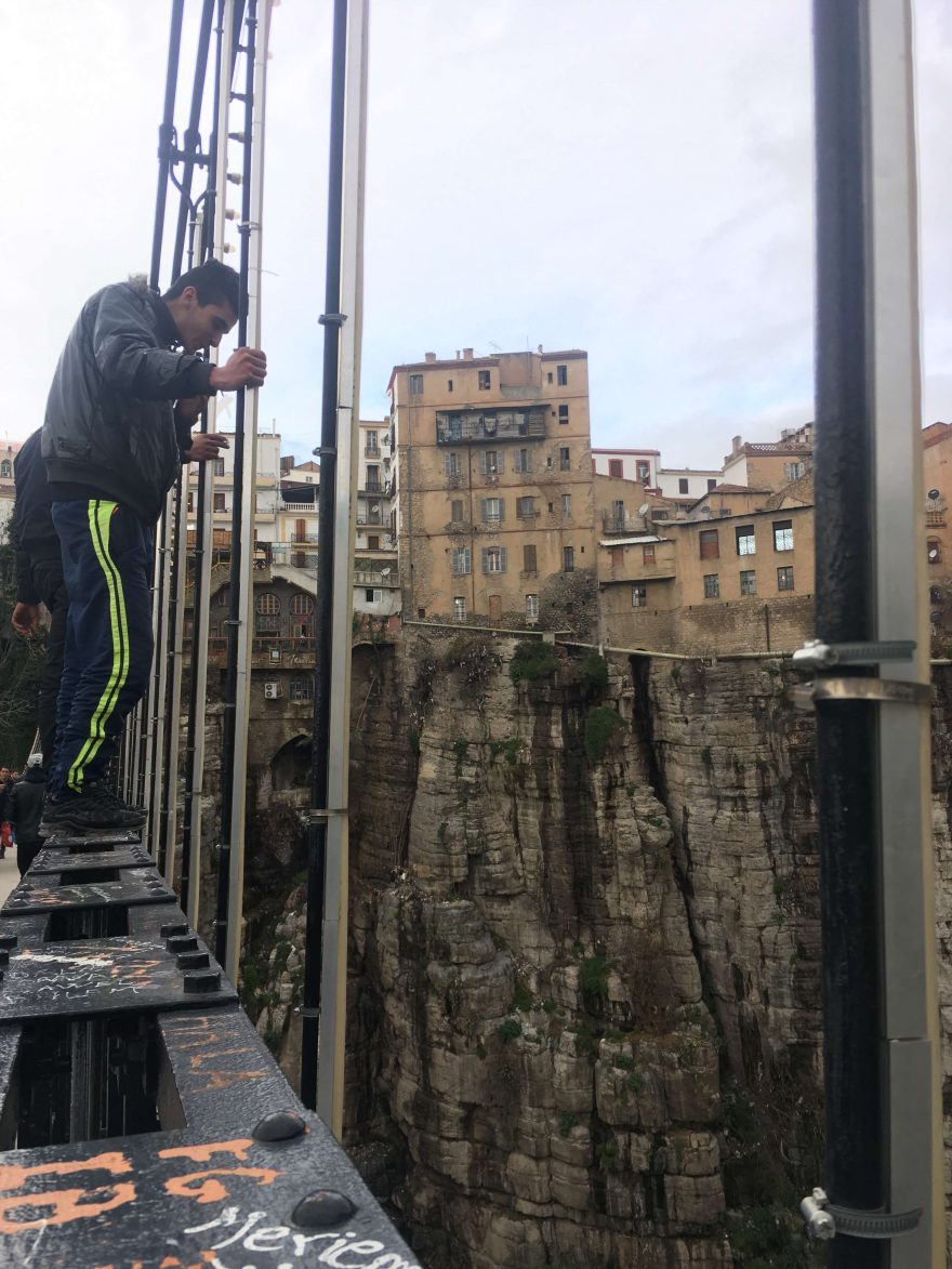 Omar Jamaein cestuje po celém světě.