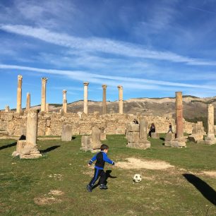 Omar Jamaein cestuje po celém světě.