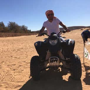 Omar Jamaein cestuje po celém světě.