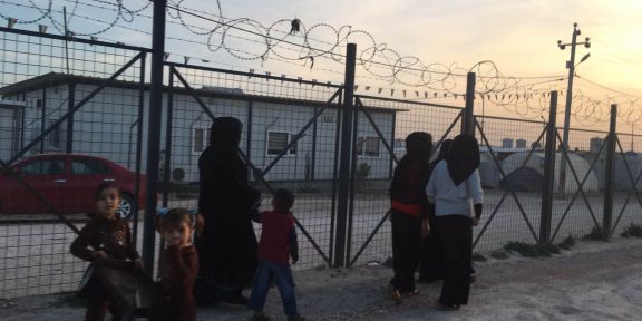 ROZHOVOR: Válečná novinářka Lenka Klicperová nejen o posledních cestách do Iráku a Kurdistánu