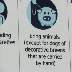 Upozornění před nástupem do lanovky, Arménie 