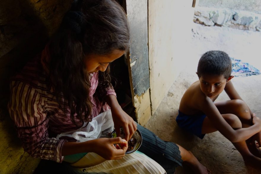 Vaří celá rodina - v kuchyni na Srí Lance