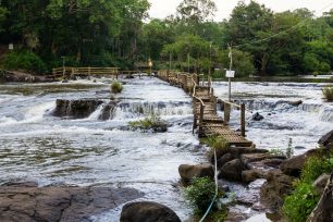 Vodopád Tad Lo, Bolavenská plošina, Laos