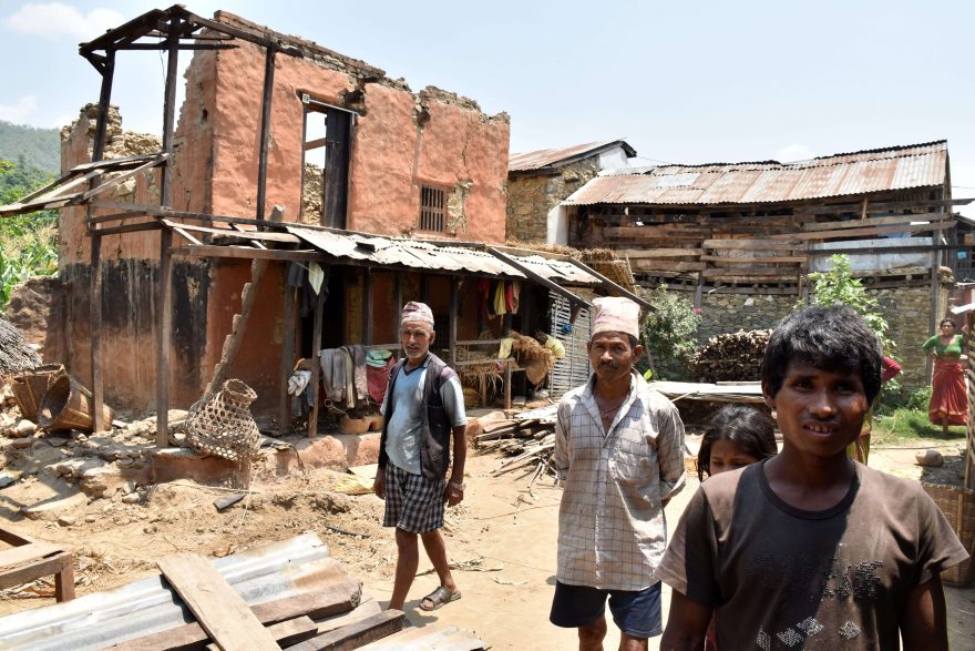 Zemětřesení poznamenalo tisíce lidí, Nepál