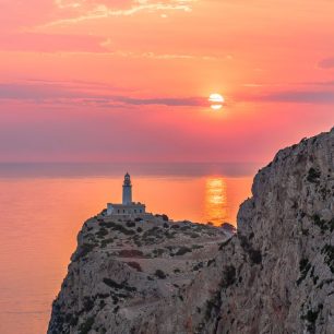 Východ slunce nad Cap de Formentor, Mallorca
