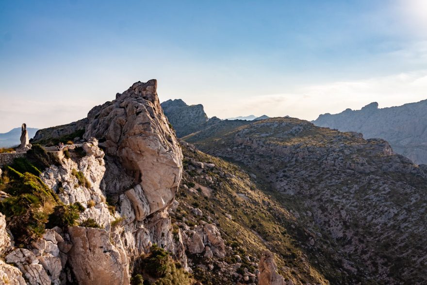 Pohled na pohoří Serra de Tramuntana od Cap de Formentor, Mallorca