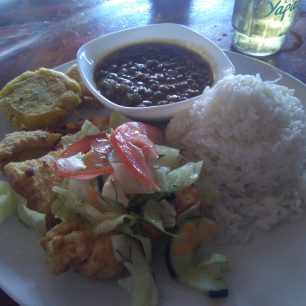 Oběd na Tichomořském pobřeží