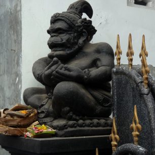Víra je tu důležitá, Bali, Indonésie