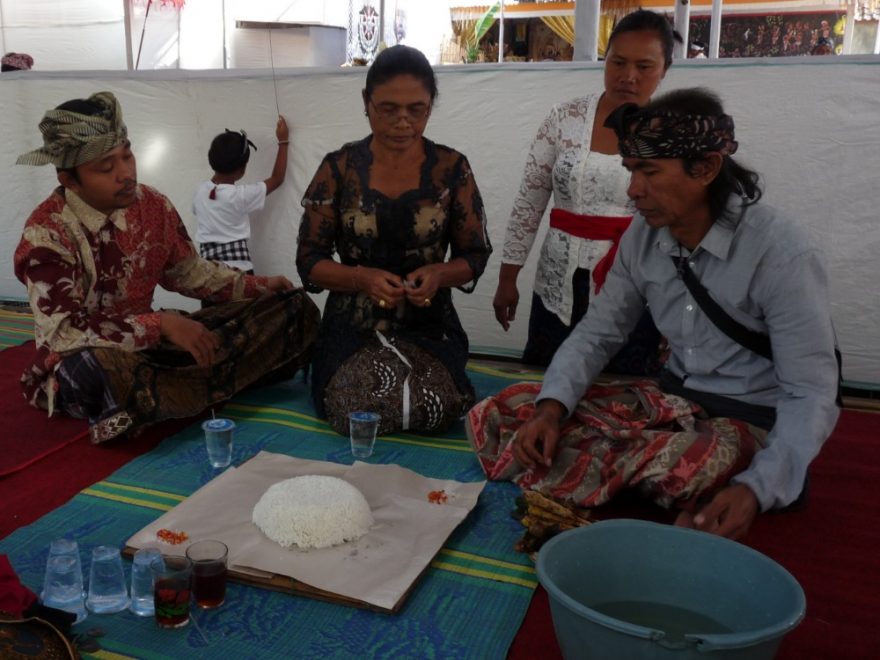 Přípravy na obřad, Bali, Indonésie