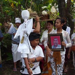 Víra je tu důležitá, Bali, Indonésie