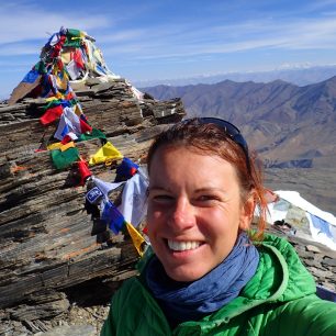 Autorka článku na vrcholu, Kang Yatze II, Ladakh, Indie