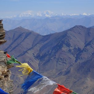 Z vrcholu je nádherný výhled, Kang Yatze II, Ladakh, Indie