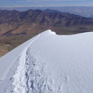 Pohled na výstupovou cestu, Kang Yatze II, Ladakh, Indie