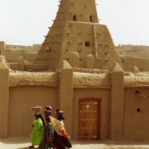 Lokální architektura často velice překvapí, Afrika
