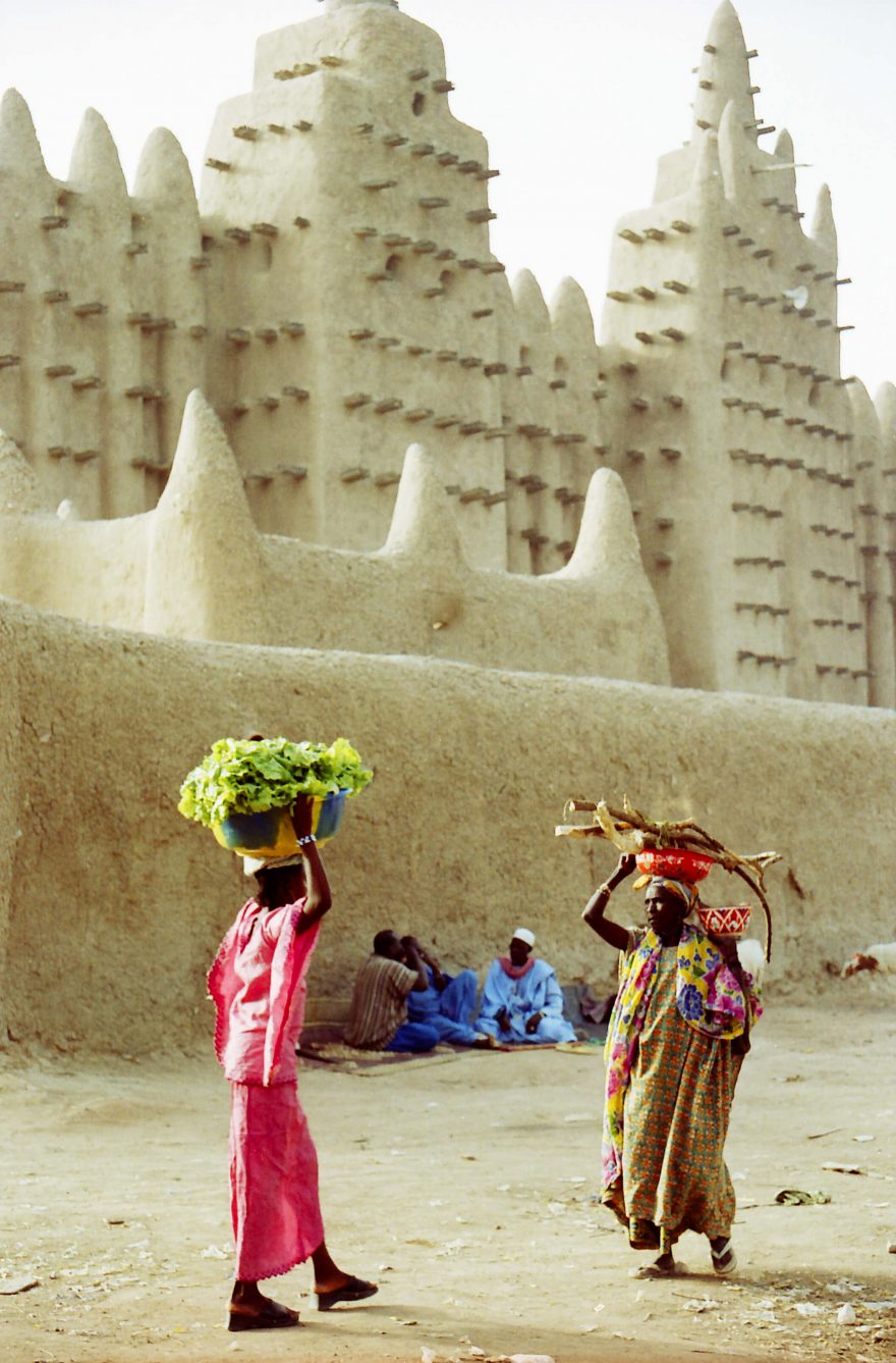 Lokální architektura často velice překvapí, Afrika