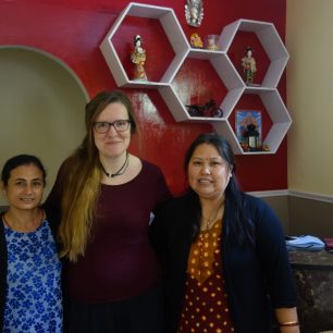 Autorka s místními ženami, Darjeeling, Indie