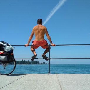 Bodamské jezero je hranicí tří států – Rakouska, Německa a Švýcarska. Na spoustu místech je možné najít v horkém počasí místo k vykoupání.