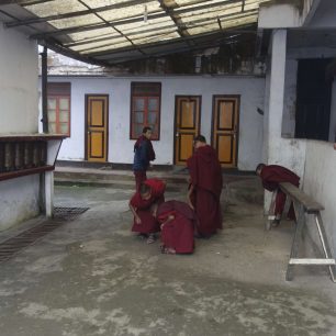 Náboženství tvoří značnou část života místních, Darjeeling, Indie