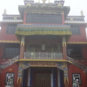 Náboženství tvoří značnou část života místních, Darjeeling, Indie