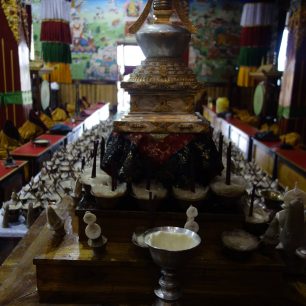 Náboženství tvoří značnou část života místních, Darjeeling, Indie