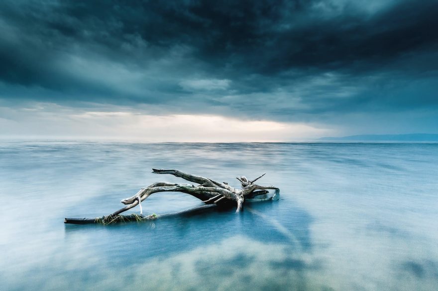 Rusko: A kde že se v Petrovi objevila jeho cestovatelská vášeň? Možná za to jeho rodné Holice, které se staly rodištěm věhlasnému cestovateli Dr. Emilovi Holubovi, známému zejména díky jeho průlomovým africkým cestám.