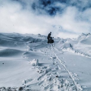 Přes průsmyky Pamíru