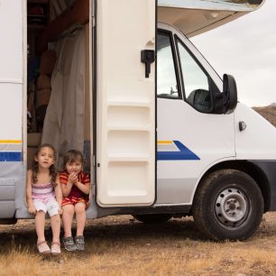 Levnější a zároveň flexibilnější variantou obytňáku je přestavěná dodávka