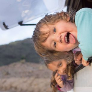 Dětem dům na kolečkách naprosto vyhovoval