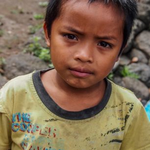 Děti ve vesnici Tenganan