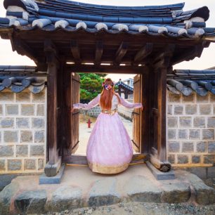 Hanbok v hanoku, Čondžu, Jižní Korea / F: Dominik Franěk