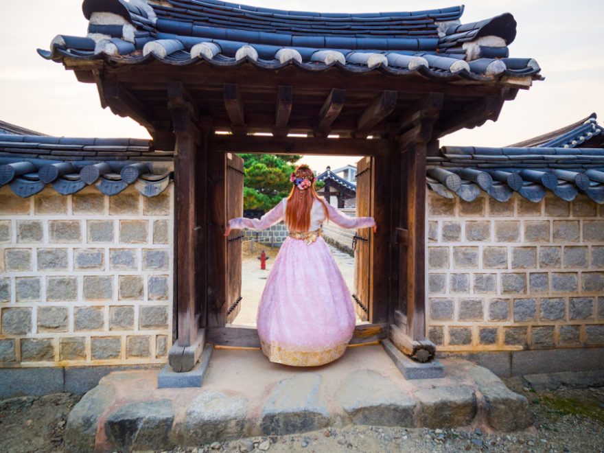 Hanbok v hanoku, Čondžu, Jižní Korea / F: Dominik Franěk