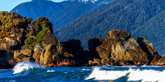 V Martins Bay sám a po ďábelské stezce