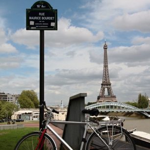 Kola z půjčovny vás spolehlivě provezou celou Paříží, Francie