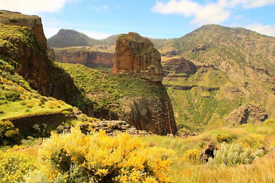 Skalní útvary u vesnice El Toscon, Gran Canaria